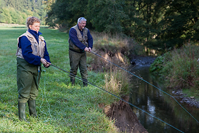 Fliegenfischen an der Aar im nördlichen Hessen