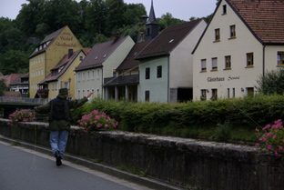 Jetzt mit dem Fisch zum Landeplatz. Die 20er Spitze hilft dabei.