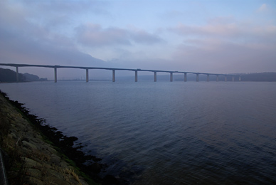 Veilje-Fjord in Dänemark. Bereits hier vorne ist sehr gutes Angeln auf Meerforelle.