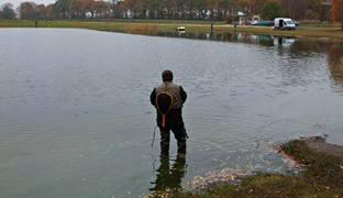 Der Sportsfreund fischt richtigerweise in den Wind