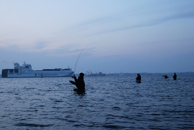 Fliegenfischer aus Hannover-Gehrden beim Fliegenfischen in der Ostsee