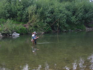 Waldemar beim Fliegenfischen